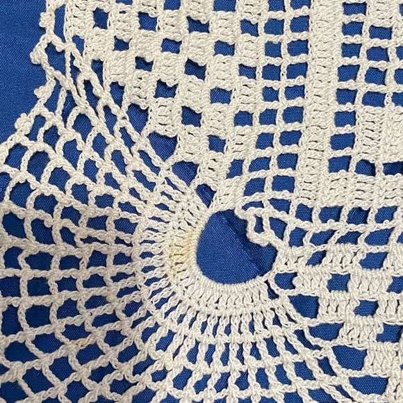 4 Vintage Doilies - Picture 10 of 11